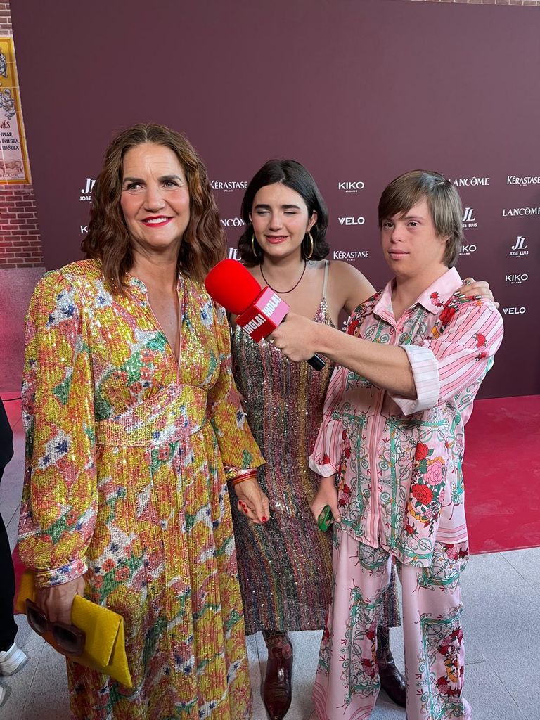 Samantha Vallejo Nájera con sus hijos, Cloe y Roscón en los GEN ¡H!