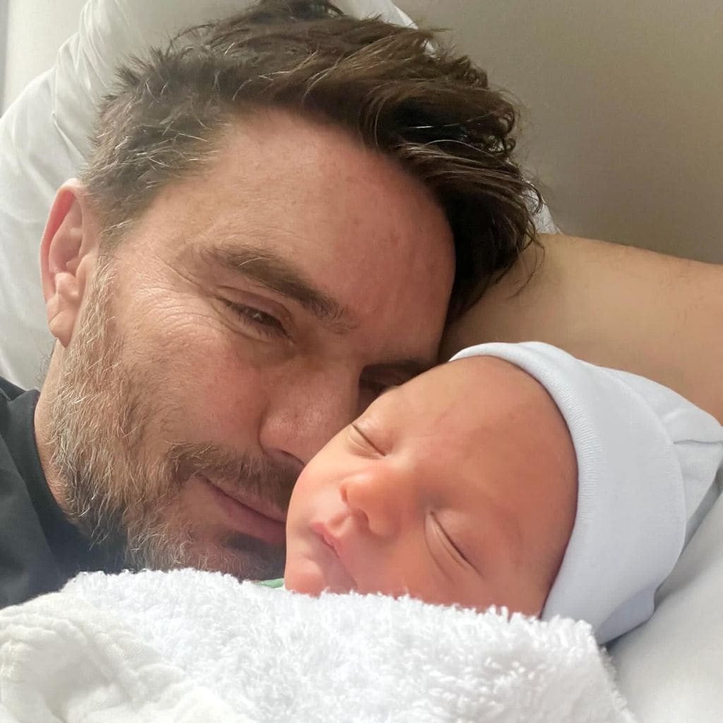 Julián Gil y su nieto Oliver