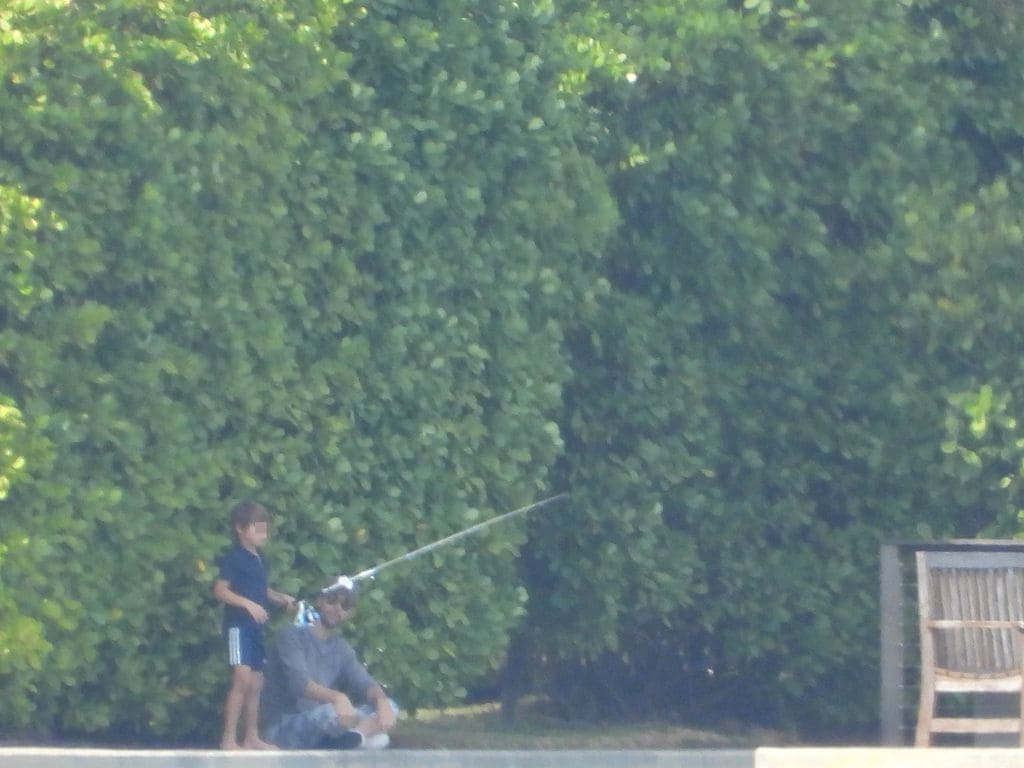 Enrique Iglesias comparte una tarde de pesca con su hijo Nicolás en Miami