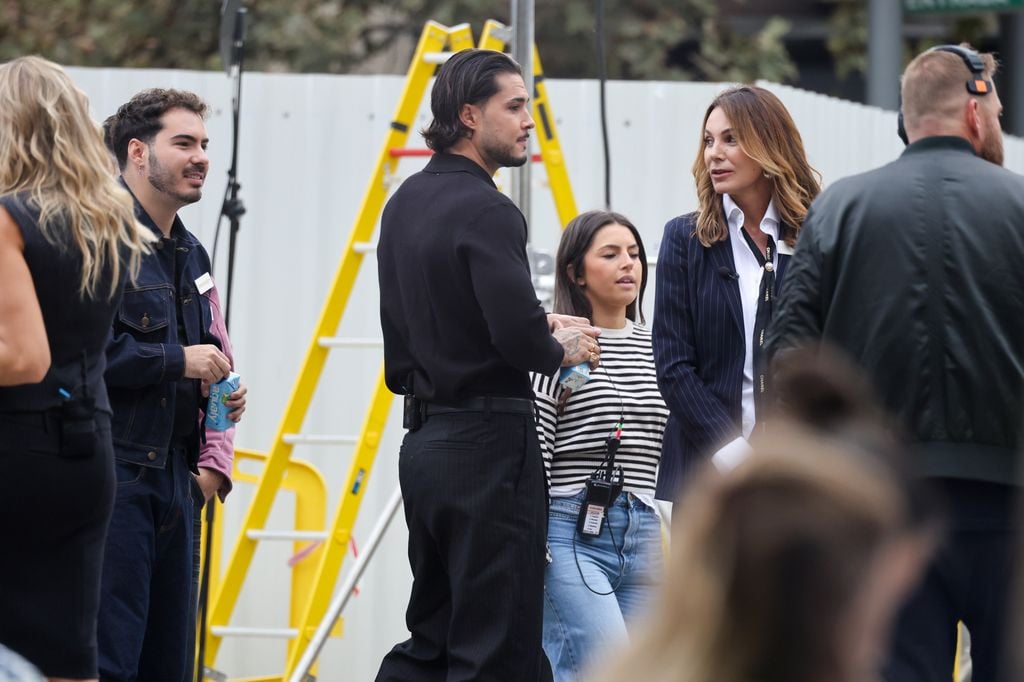 Mar Flores y Carlo Costanzia grabando el programa  'DecoMasters'