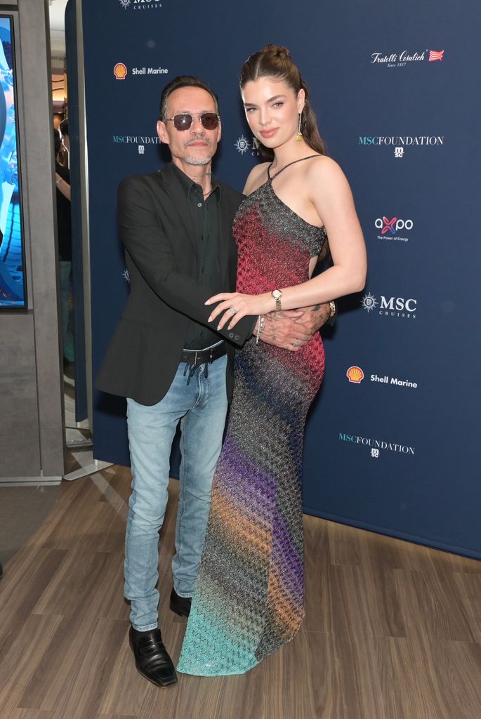 Marc Anthony y su esposa lucieron muy enamorados en su aparición en Miami