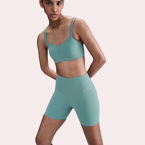 Legging Corto y Top Deportivo Nike Zenvy