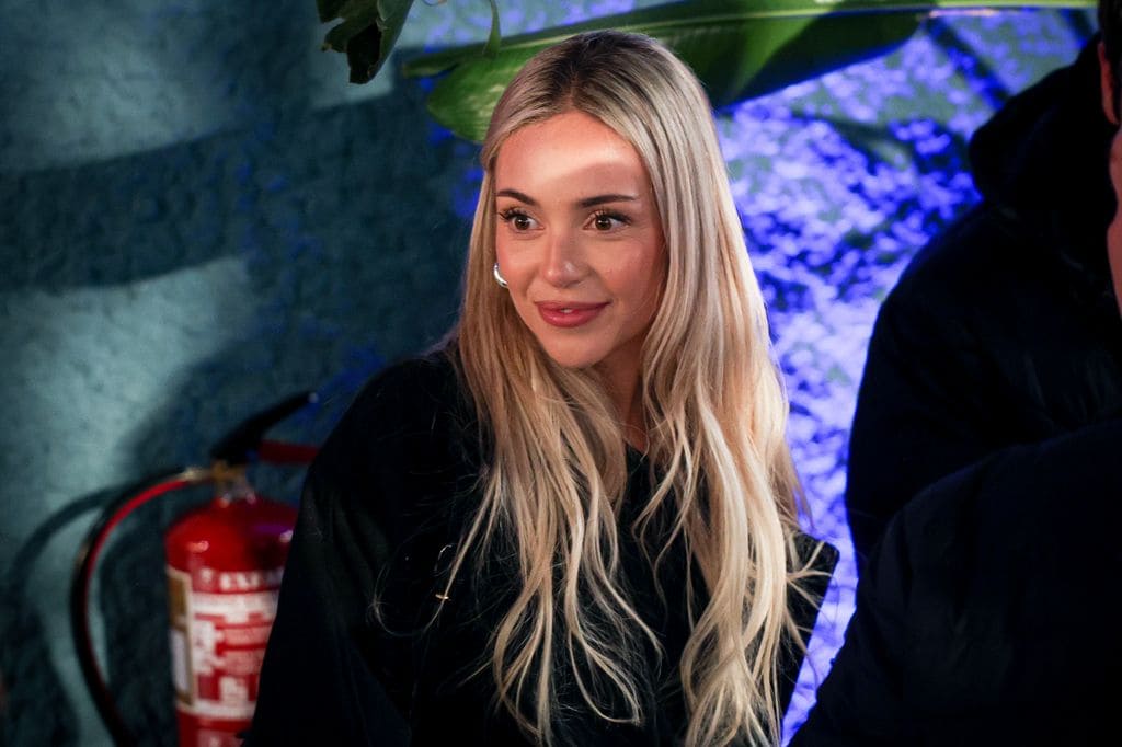 Ana Mena en la fiesta de la nueva película de su novio, Óscar Casas, en Madrid