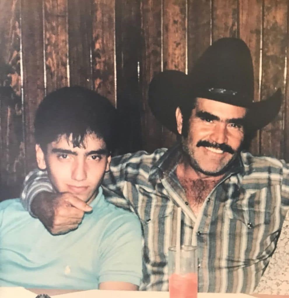 Alejandro Fernández y su papá, don Vicente Fernández.
