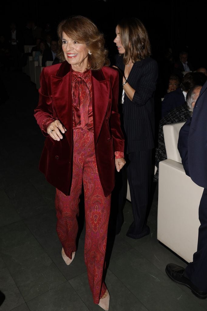 Ana Botella, muy sonriente, y detrás, su hija