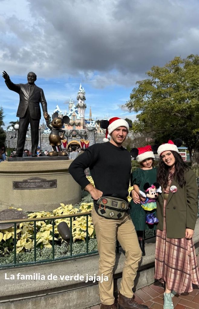 Camila Fernández y su familia en Disney