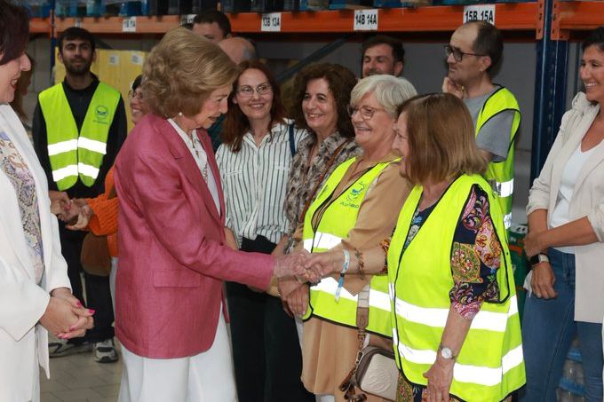Doña Sofía en el Banco de Alimentos de Castellón