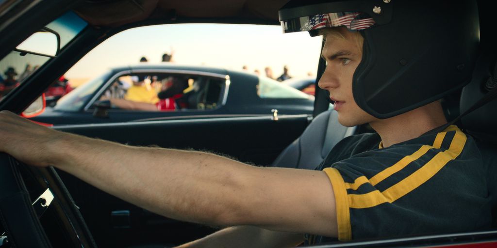 Cole se convierte en piloto de carreras