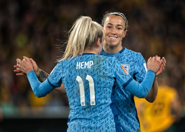  Lucy Bronze 
