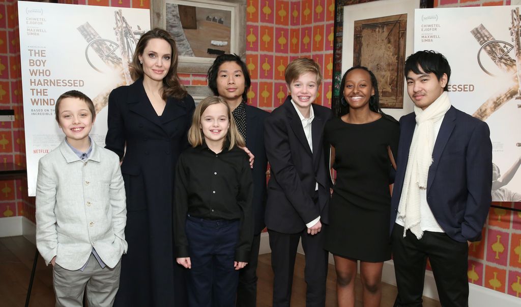 Angelina Jolie junto a sus hijos en una imagen de archivo.
