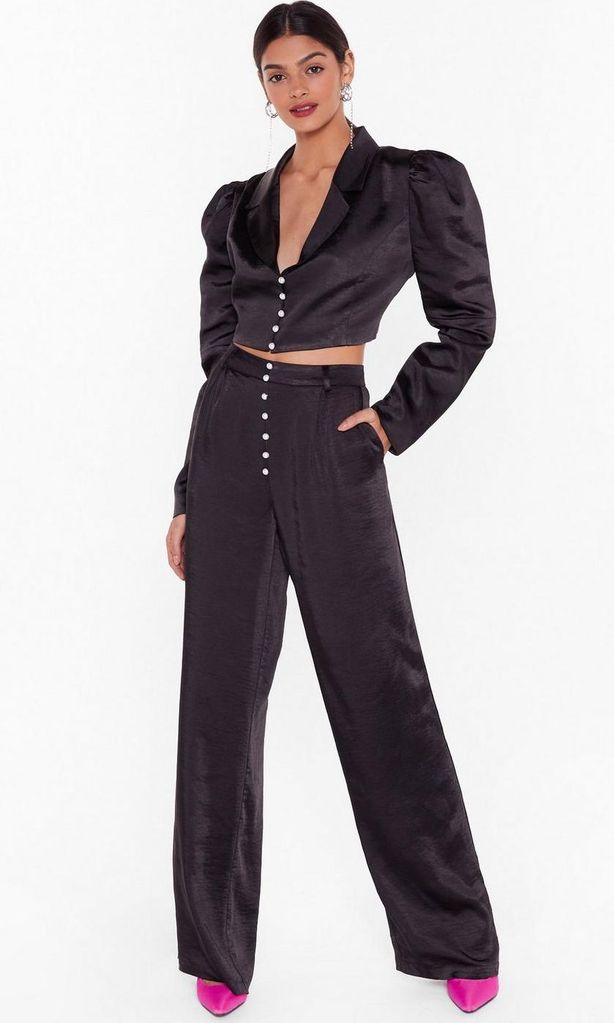 traje satinado negro de nasty gal