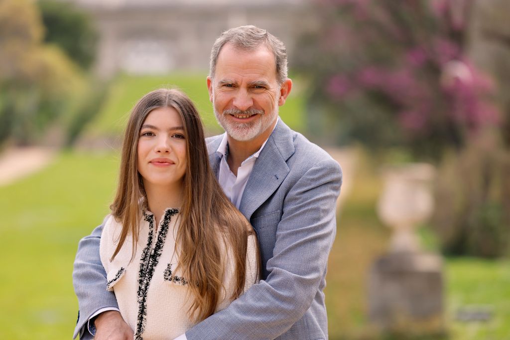 La infanta Sofía con el rey Felipe