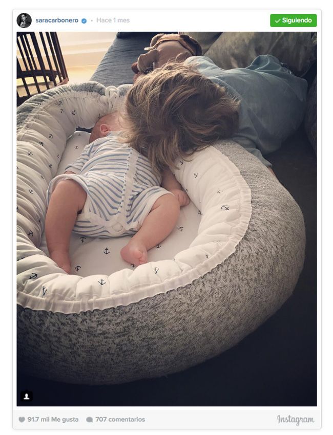 "Si me lo dicen hace un mes y medio no me lo creo 💛", escribió Sara Carbonero junto a esta tierna imagen de Martín mostrando su amor a Lucas
