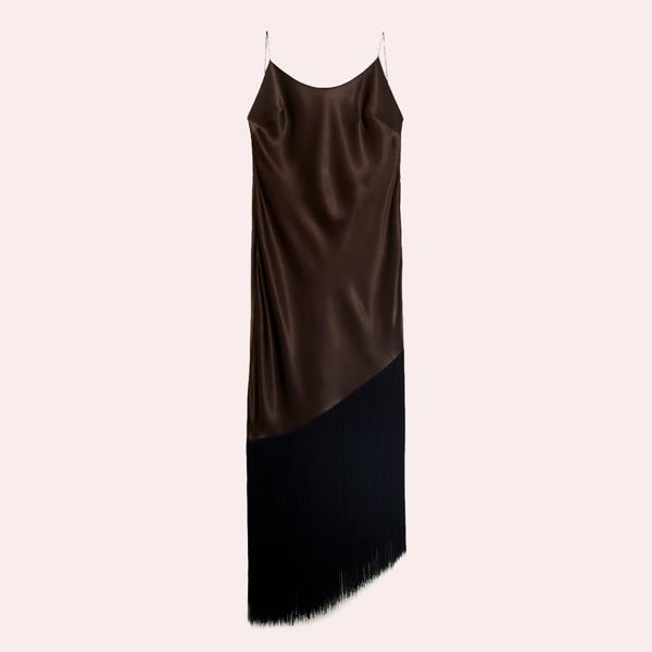 Vestido satinado asimétrico flecos