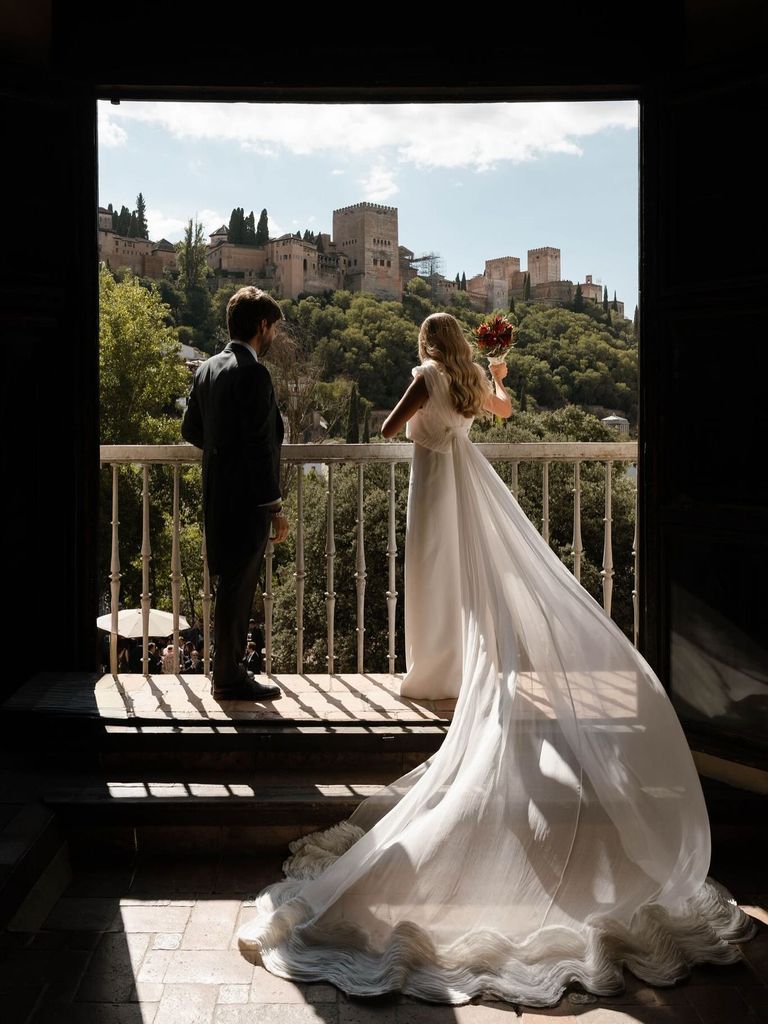 Espaldas de novia impresionantes volantes