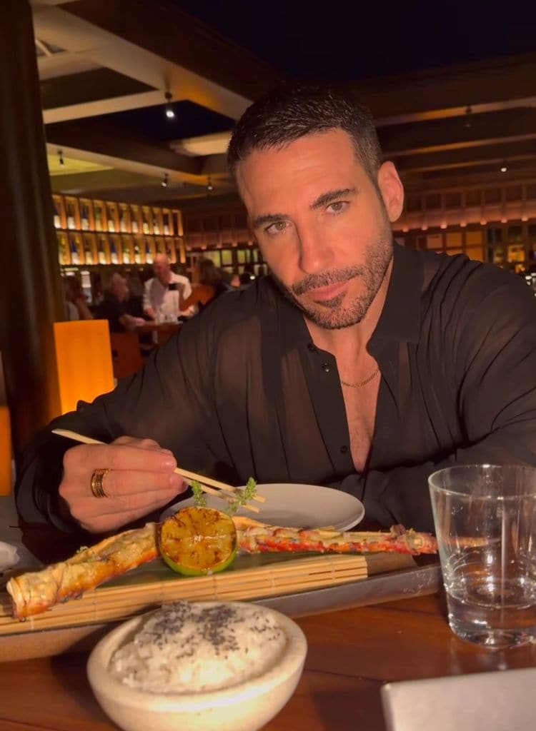 Miguel Ángel Silvestre en el hotel Zuma Ibiza