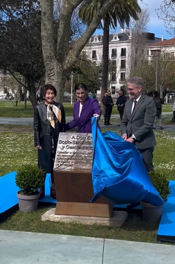 Santander inaugura una plaza en honor a Emilio Botín en los Jardines de Pereda