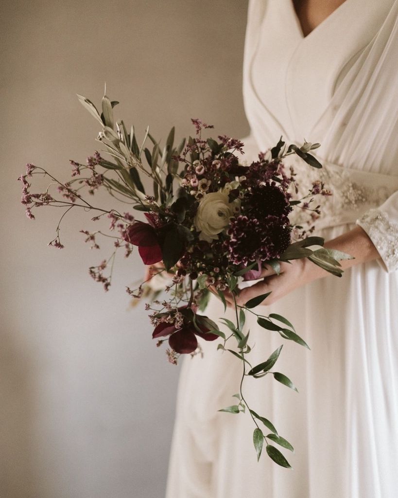 Ramos de novia con flores moradas campestre