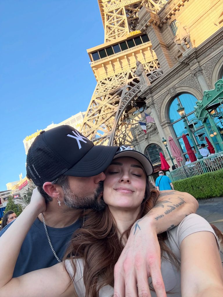 José Rin y su novia Lizy por Las Vegas
