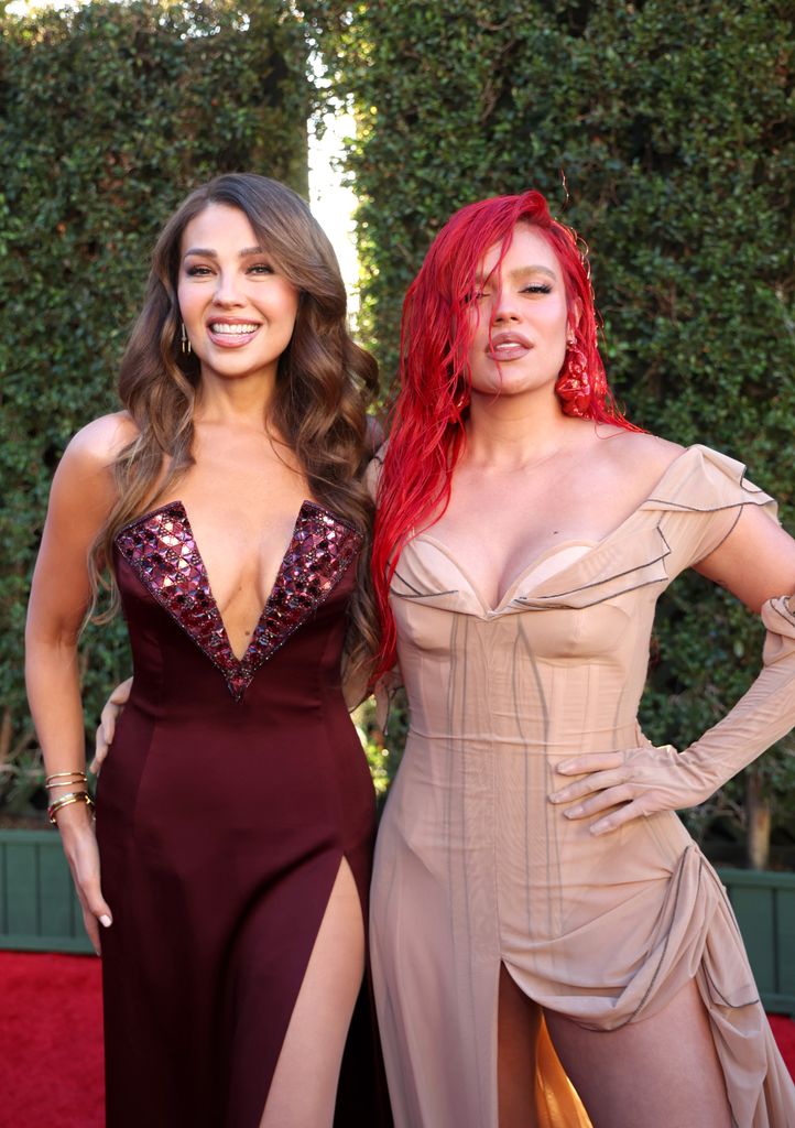Thalía y Karol G en la 23° edición de los Latin GRAMMYT en Las Vegas, en 2022. 