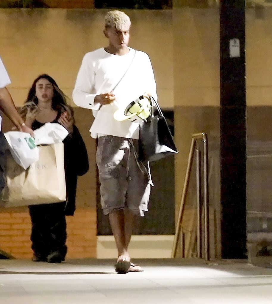 Nicki Nicole y Lamine Yamal fueron captados juntos en una salida de compras en Barcelona. 