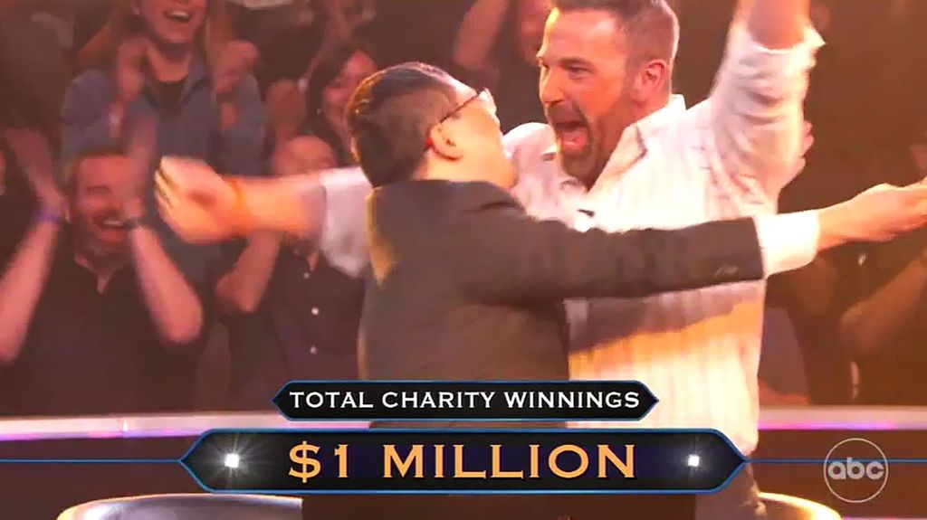 Ben Affleck gana un millón de dólares en una edición benéfica de '¿Quién quiere ser millonario?' participando junto a Jamie Ding, ganador de 'Jeopardy!'