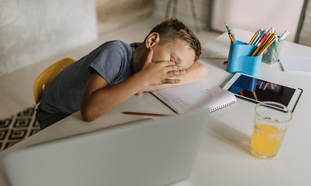 Niño se duerme