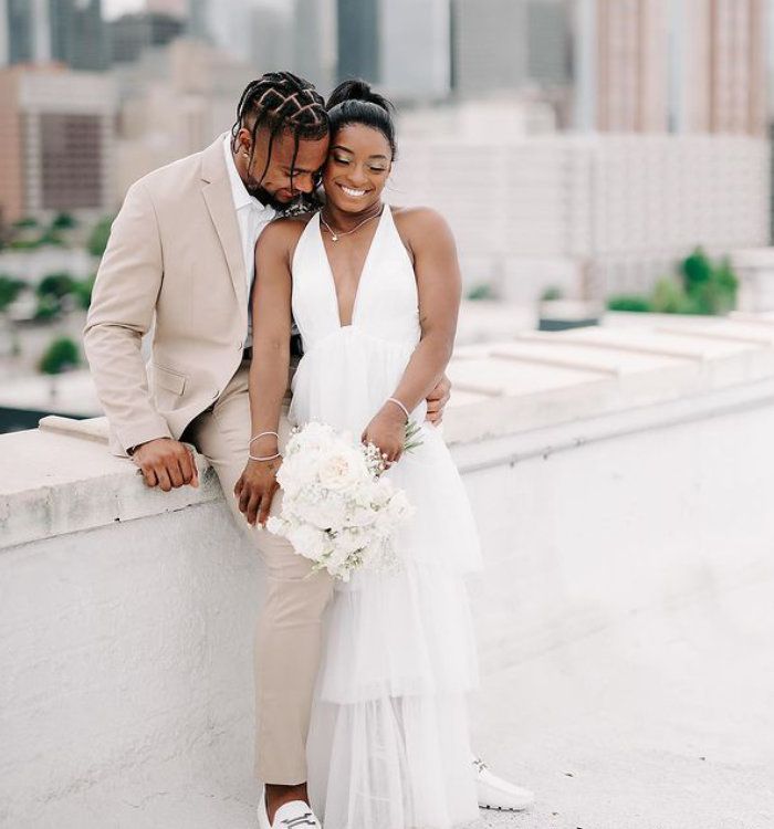 Simone Biles abrazada a su marido 