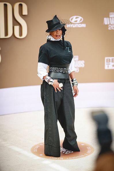 Janet Jackson evocó a su difunto hermano Michael Jackson al asistir a los BET Awards
