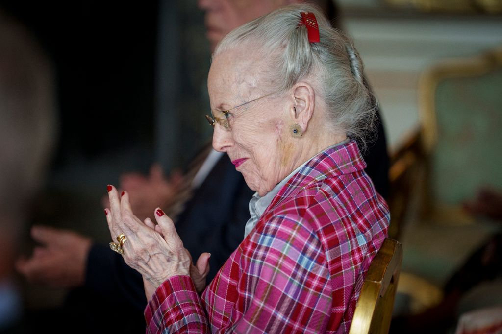 La reina Margarita de Dinamarca reaparece tras su ingreso en la entrega del Premio Príncipe Henrik en el Palacio de Fredensborg en Copenhague el 11 de junio de 2026