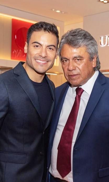 Carlos Rivera y su papá