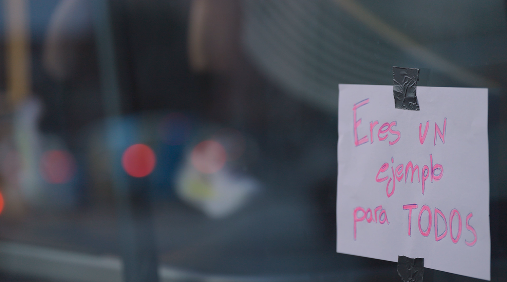 Algunos mensajes motivacionales que los aficionados al deporte o los viandantes han dejado para Verdeliss en su reto