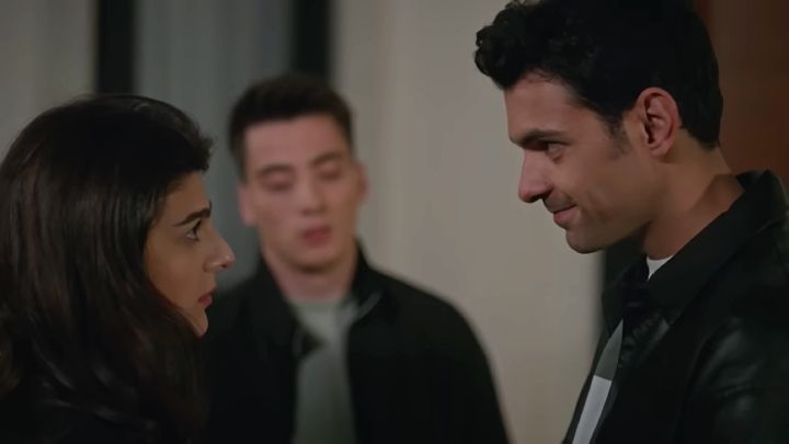 Avance de 'Hermanos': Después de sufrir un accidente de moto por culpa de Sarp, Ayaz le pide salir a Cansu para fastidiar a su primo