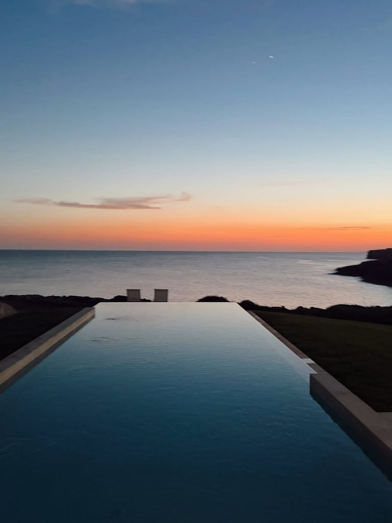 Villa Marella, en Menorca, dispone de acceso al mar y piscina infinita