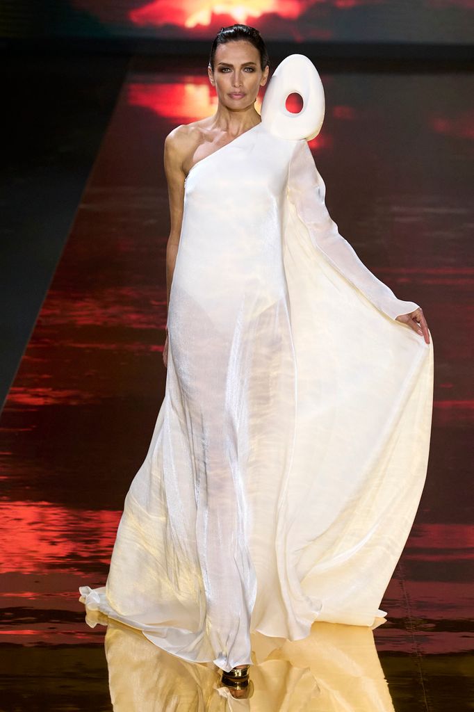 Nieves Álvarez vestida de novia por Stéphane Rolland