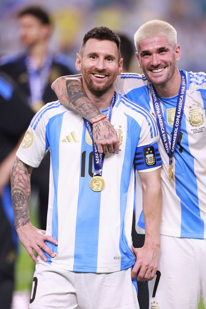 Leo Messi y Rodrigo de Paul tras el triunfo de Argentina en la Copa America 2024