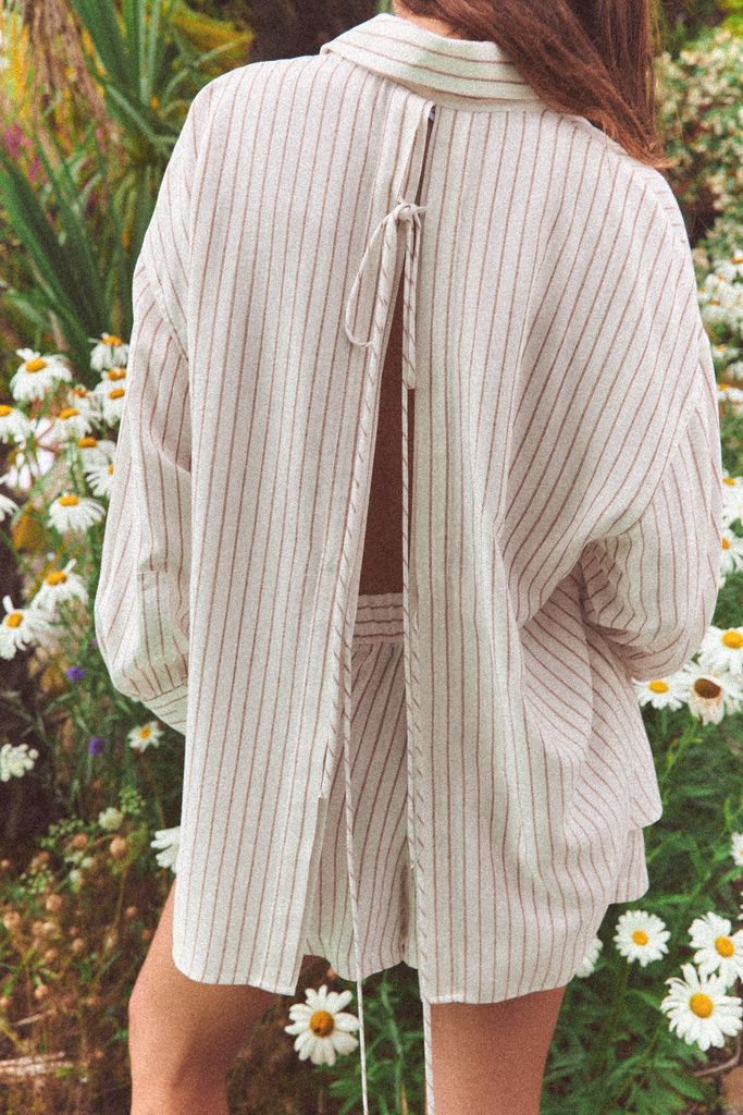 camisa de zara con escote