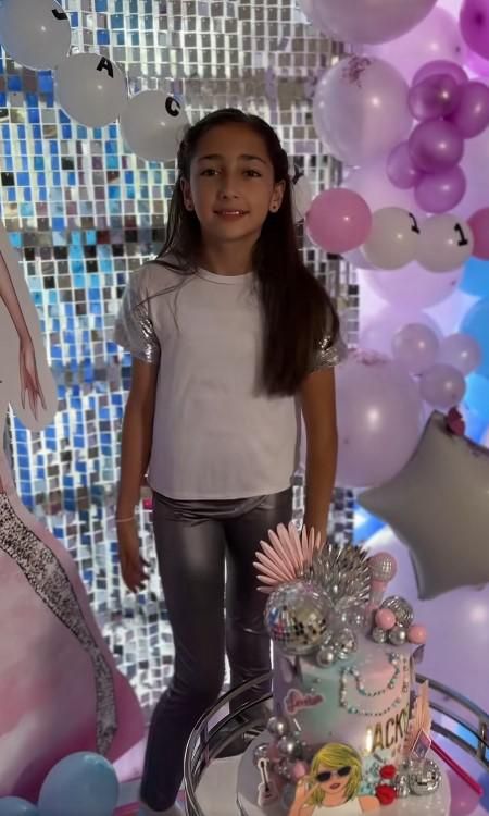 Hija de Jacky Bracamontes