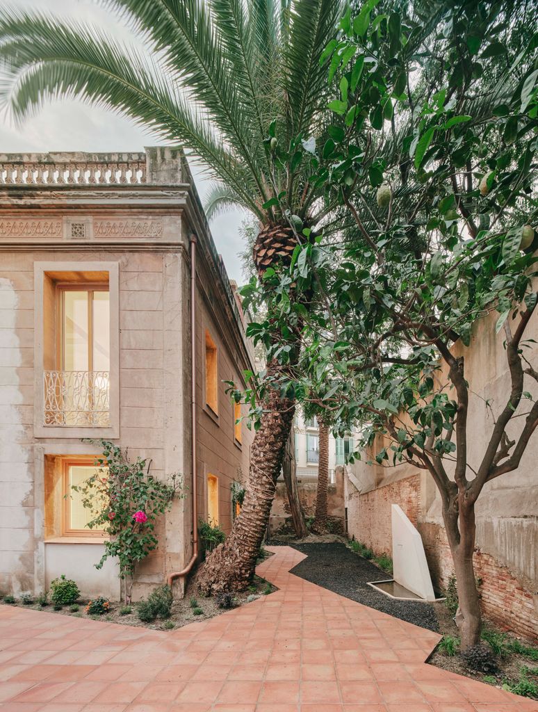 Casa con jardín