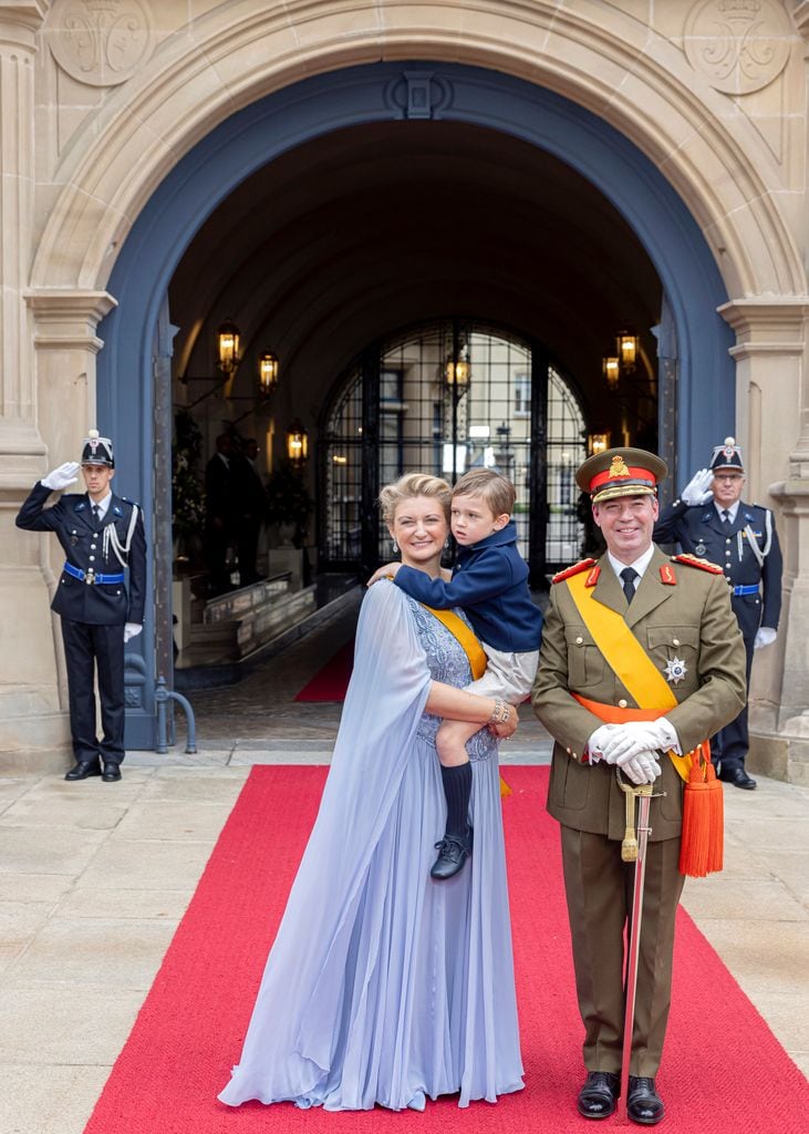 Los Grandes Duques de Luxemburgo con su hijo mayor