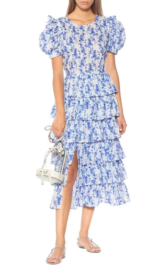 el vestido de caroline constas tiene un fabuloso volumen en la falda