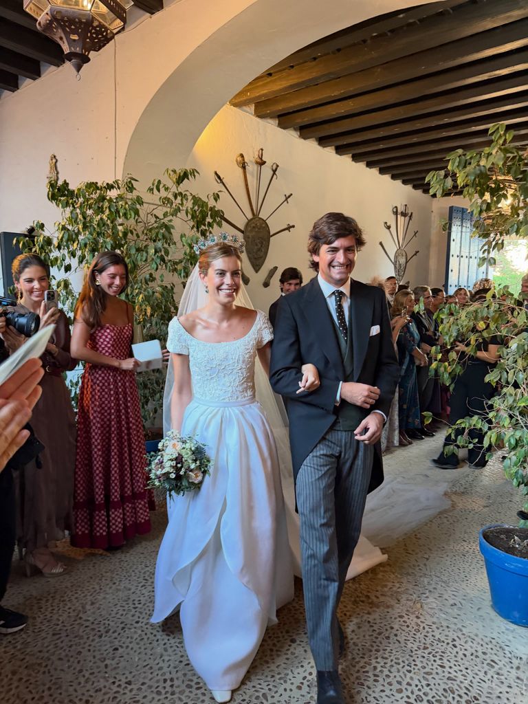 Cristina Escudero y José San Martín, tras darse el 'sí, quiero'