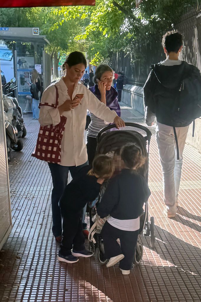 Las niñas, que son muy distintas, son lo primero para ella