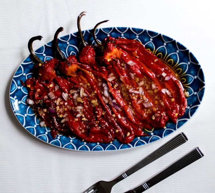 Pimientos de cristal asados a la brasa en Candeli
