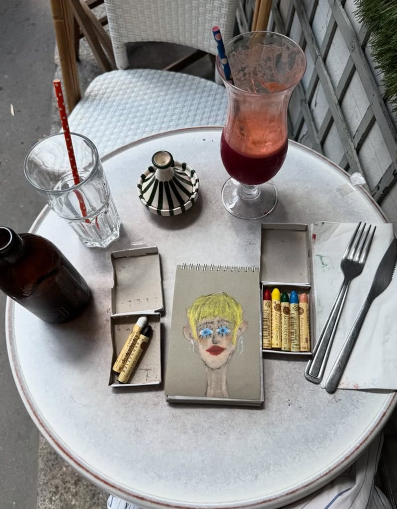 Llevar un journal o conectar con tu creatividad a través de la pintura o diferentes formas de arte.