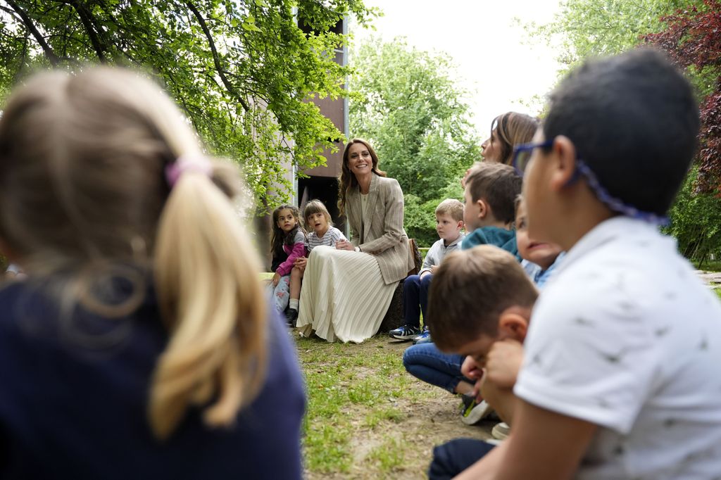 Kate Middleton en el jardín de la escuela infantil Salvador Allende