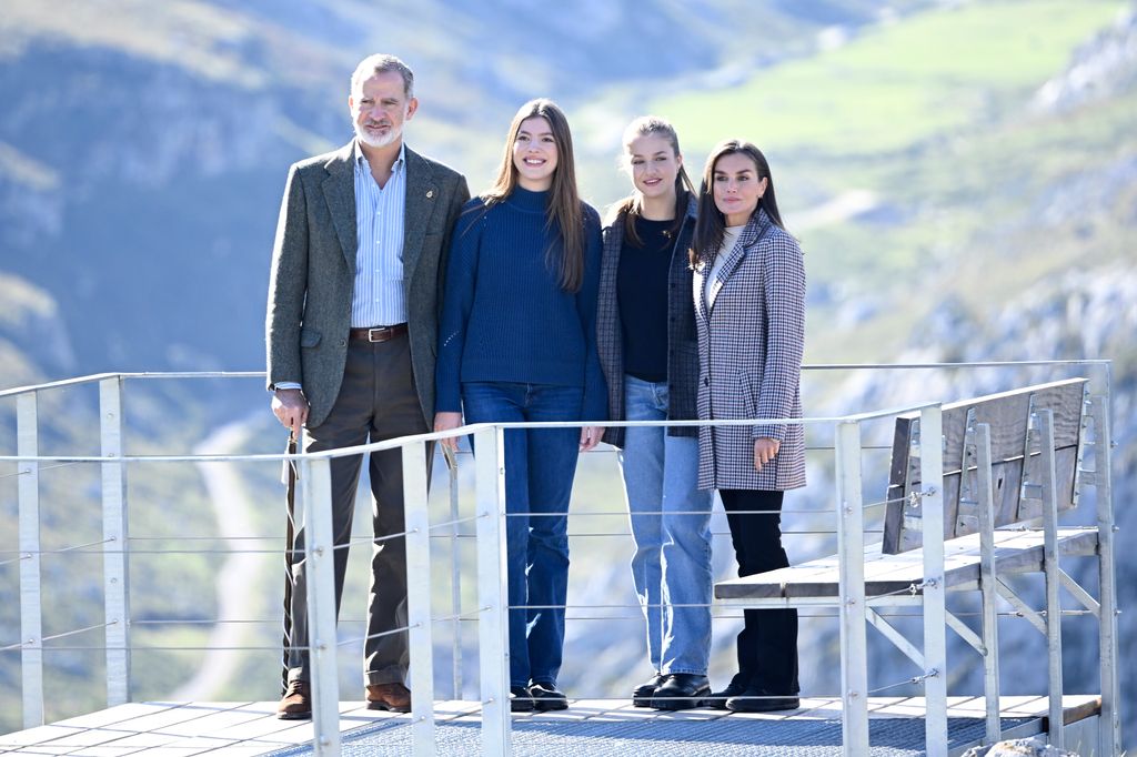 El Rey Felipe VI, la Infanta Sofía, la Princesa Leonor y la Reina Leticia 