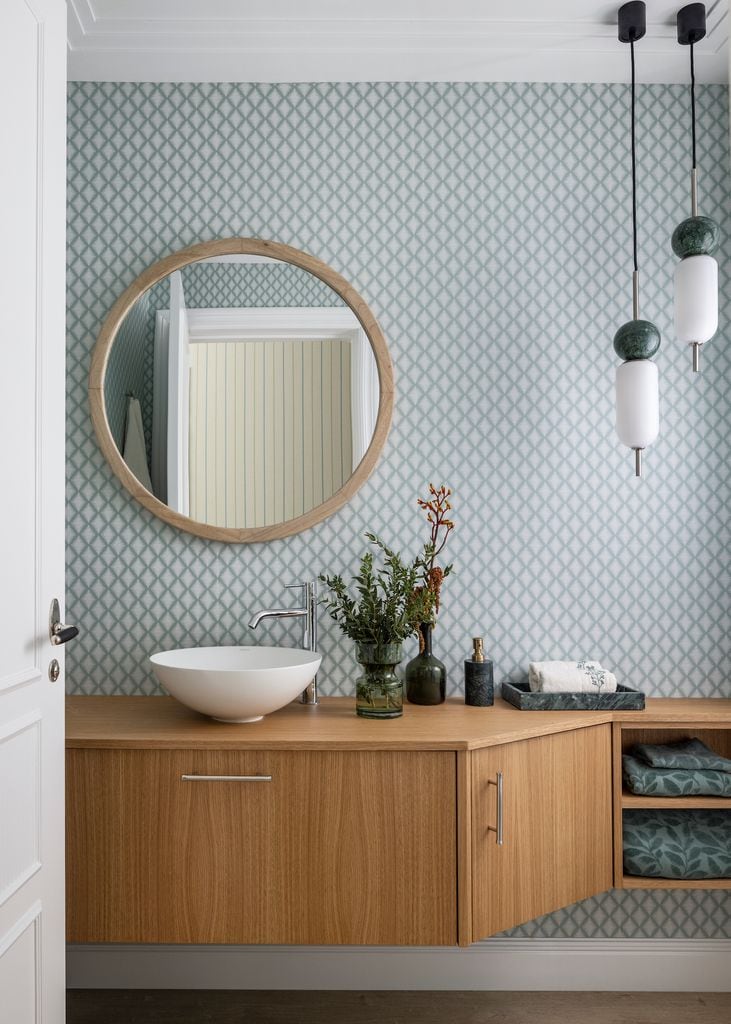 Baño con mueble a medida.
