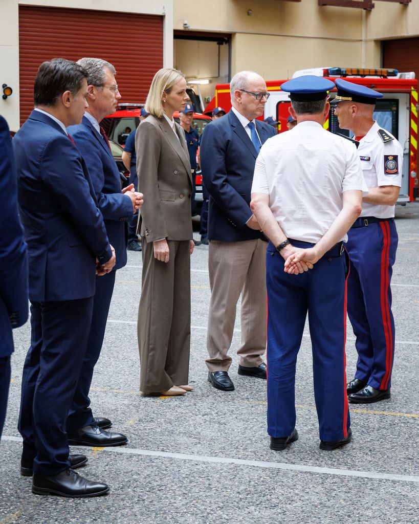 El príncipe Alberto y Charlene visitan la Dirección de Seguridad Pública en Mónaco tras la explosión, el 30 de junio de 2026