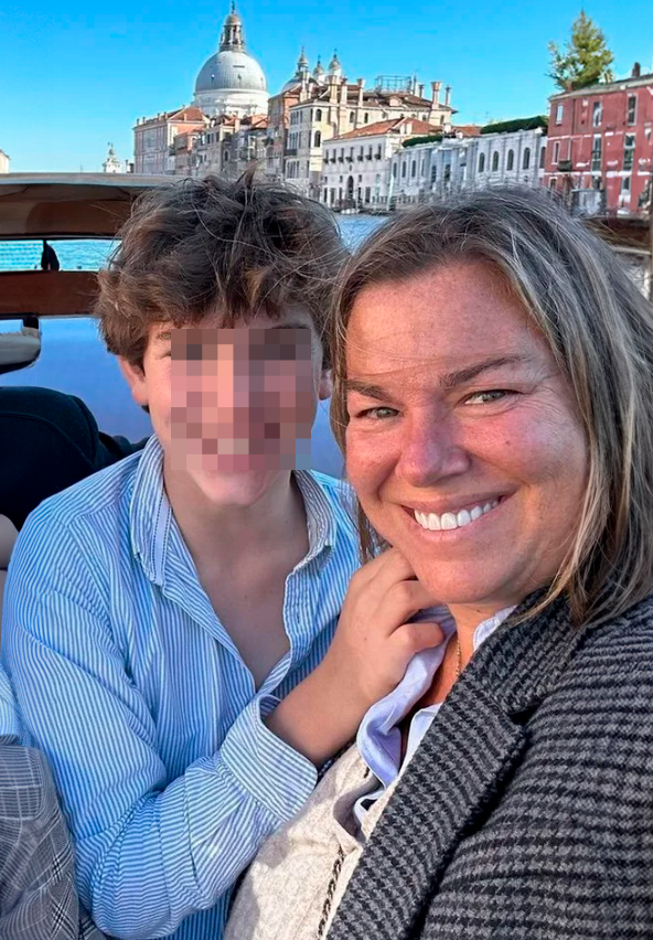 Caritina Goyanes con su hijo Pedro.